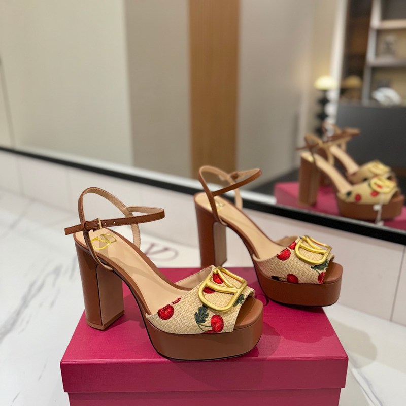 【VALENTINO】2026サンダルレディース