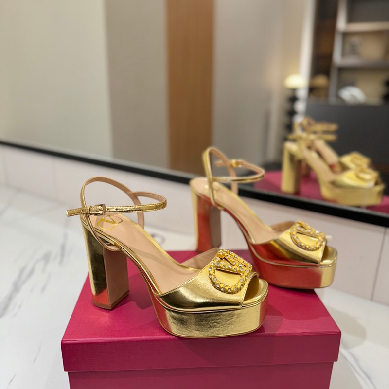 【VALENTINO】2026サンダルレディース