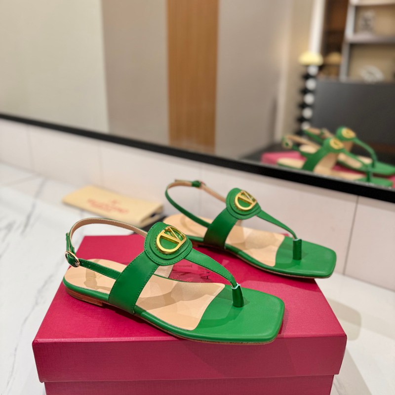 【VALENTINO】新作Vサンダルレディース
