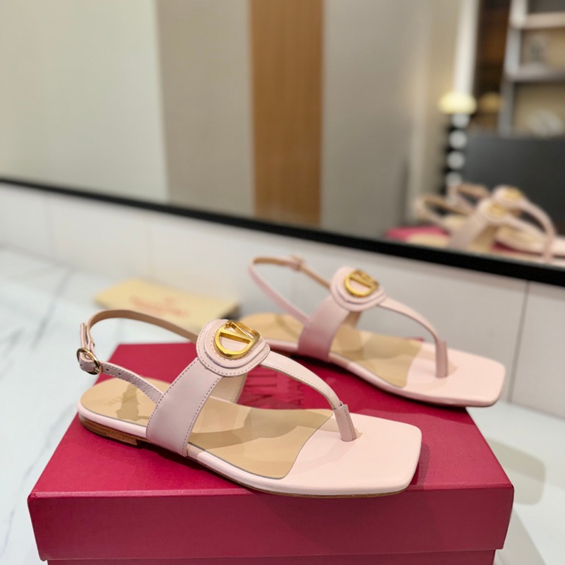 【VALENTINO】新作Vサンダルレディース