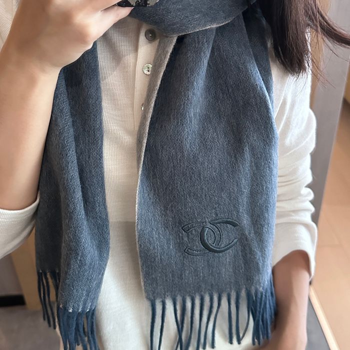 シャネル めったに見ない優しい色合い 35 x 180cm