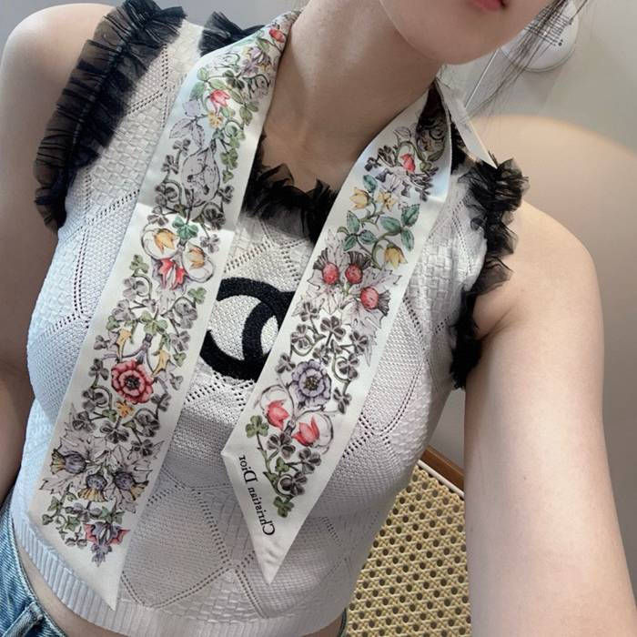 ディオール フラワー新作両面シュシュ付きヘアバンド。100％シルク