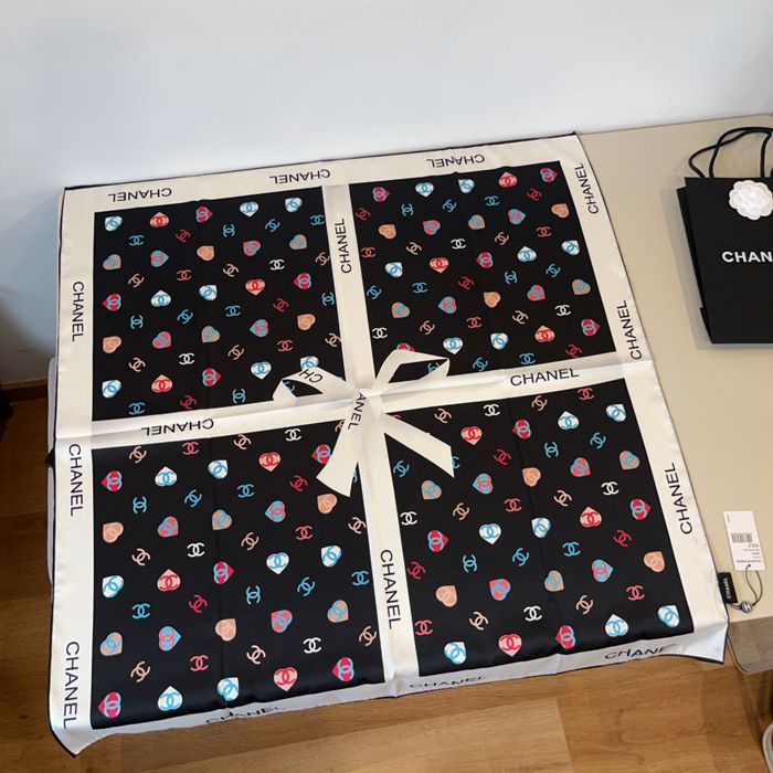 シャネル 蝶々結びスカーフ 90x90cm