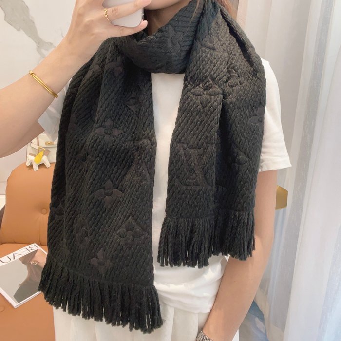 ルイ ヴィトン 秋冬ウールスカーフ。94％ウール6％シルク 175:31