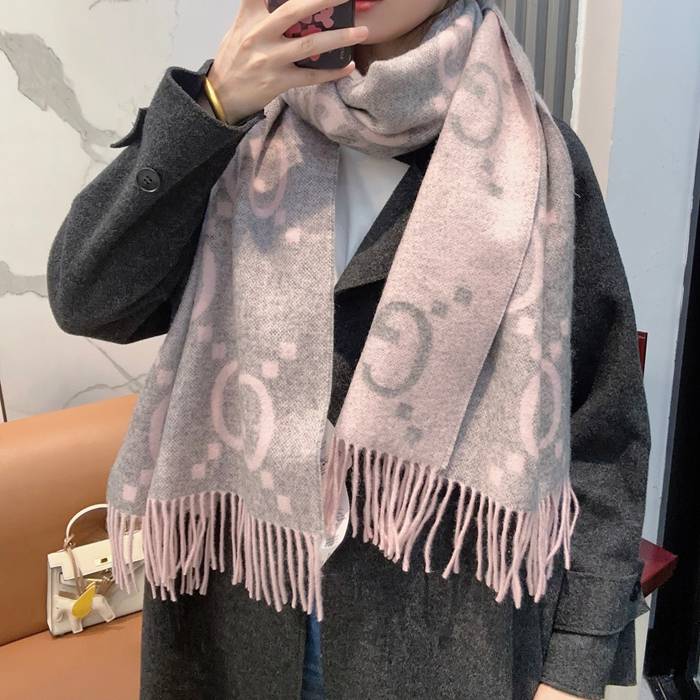 グッチ 新作 大G両面カシミヤスカーフ。100％カシミヤ 45x200cm