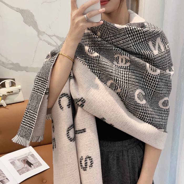 シャネル 25年新作 74.4x194.4cm