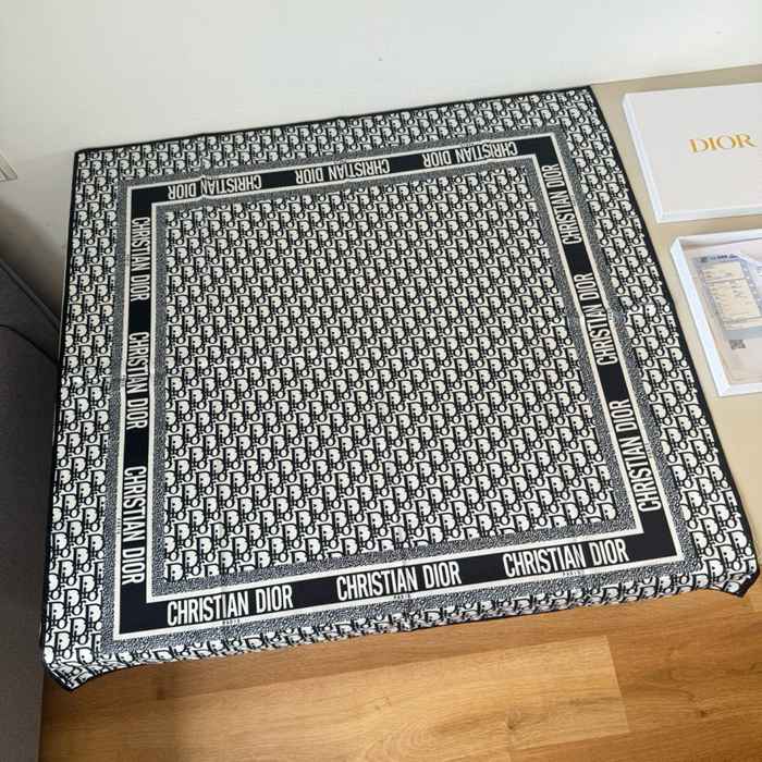 ディオール クラシックプリントスカーフ 90x90cm