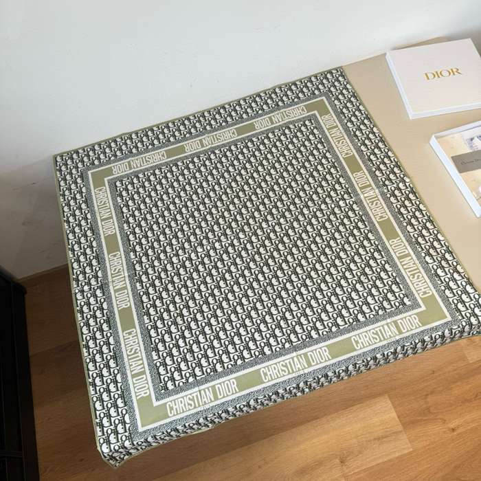 ディオール クラシックプリントスカーフ 90x90cm