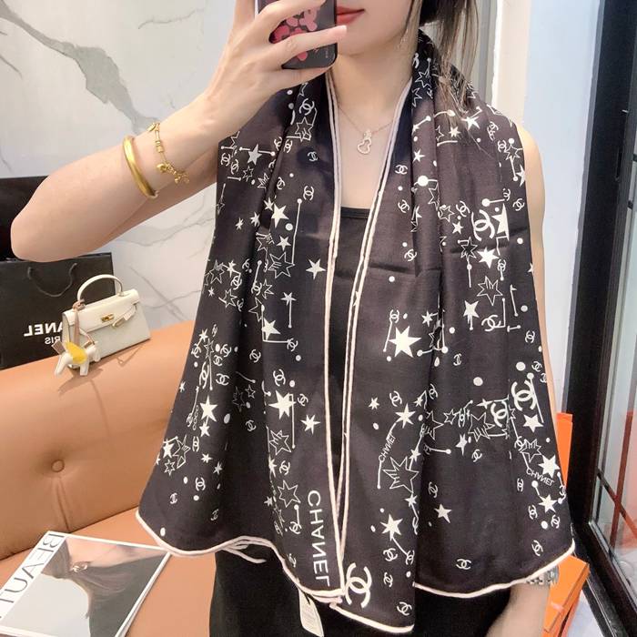 シャネル 140×140シルクベロアスカーフ 140x140cm