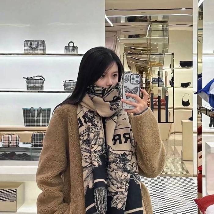 バーバリー 戦士騎士両面ストール 210 x50cm