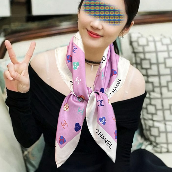 シャネル 新作 蝶々モチーフ。春夏新作。シルク 90x90