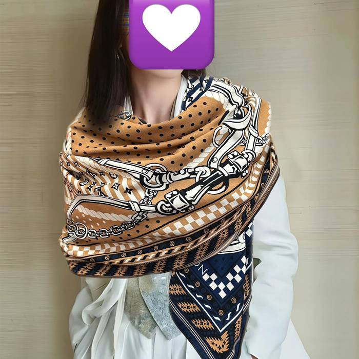 ルイ ヴィトン 両面同色スカーフ 140x140