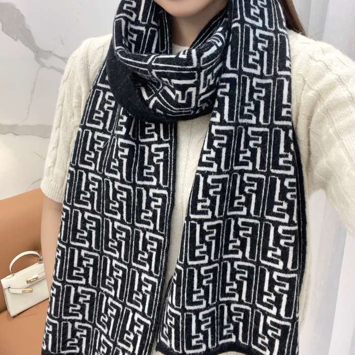 フェンディ 親子向けカシミヤスカーフ 30x182cm