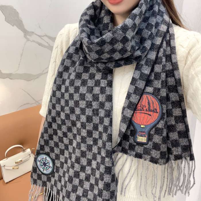 ルイ ヴィトン ダミエグラフィットスカーフ 180 x 30cm