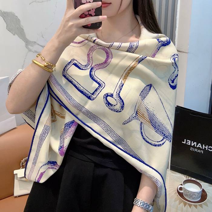 エルメス 馬具ストーリーストール 136 x 137cm