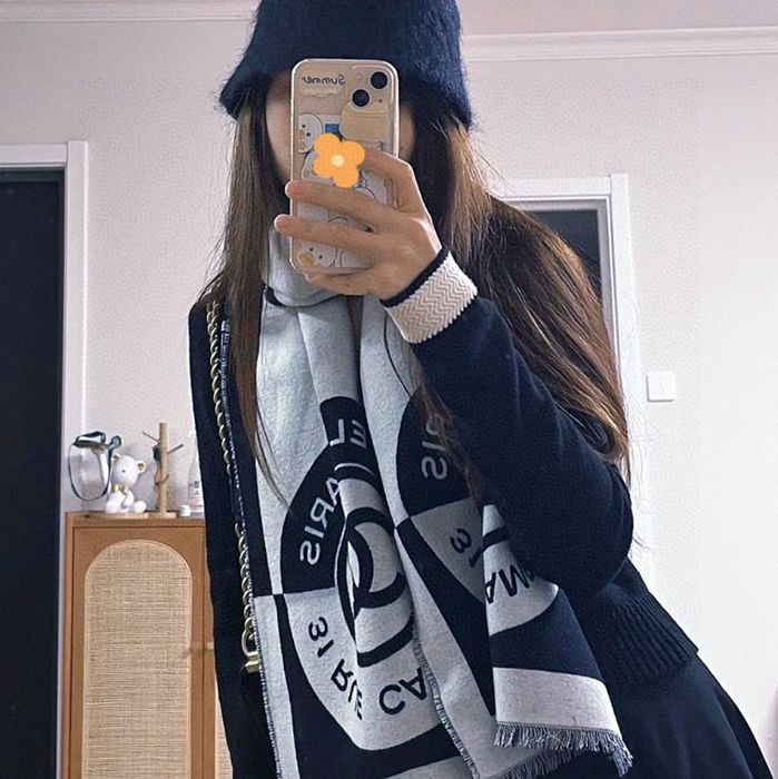 シャネル 青白 両面カシミヤスカーフ 190x40cm