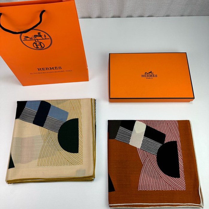 エルメス 25年春夏135cmシルクベロアスカーフ 135 x 135cm