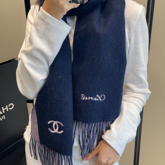 シャネル めったに見ない優しい色合い 35 x 180cm