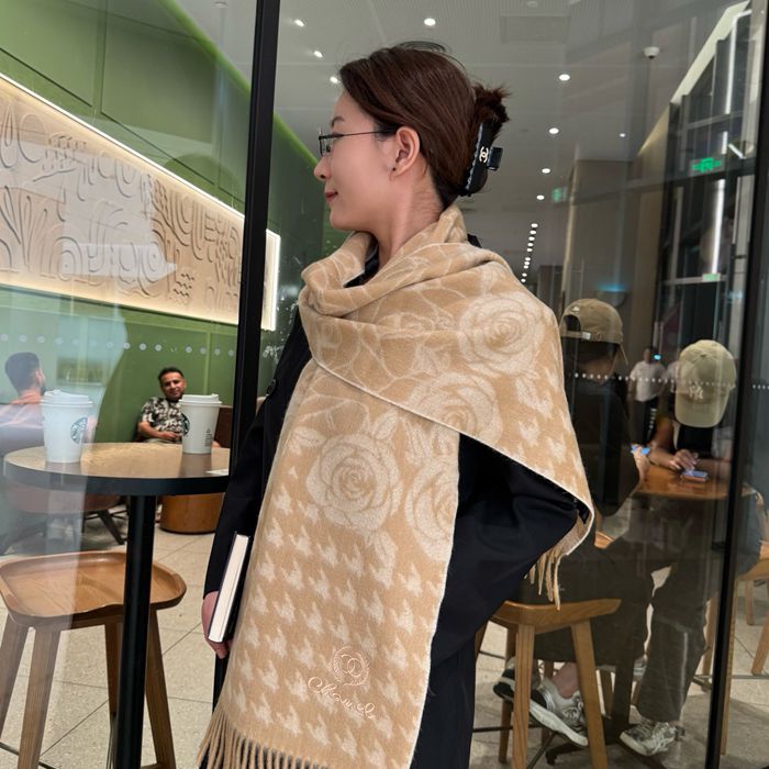 シャネル 100％プレミアムカシミヤ水波模様スカーフ 30x180cm