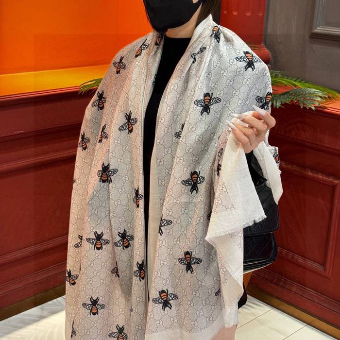 グッチ 銀糸入りスカーフ 100x200