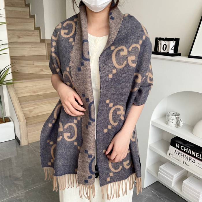 グッチ 2025新作。両面カシミヤ 35x190cm