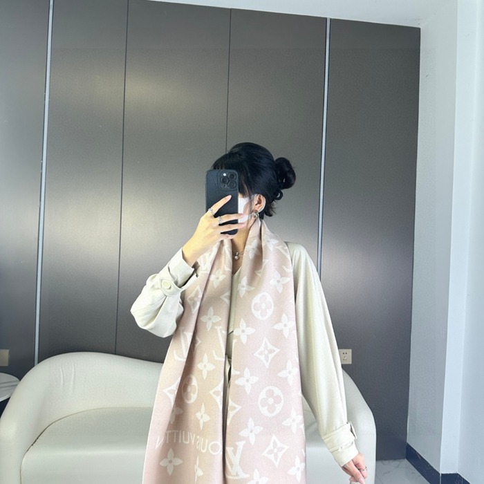ルイ ヴィトン 新作 Simply LV スカーフ 34x180cm