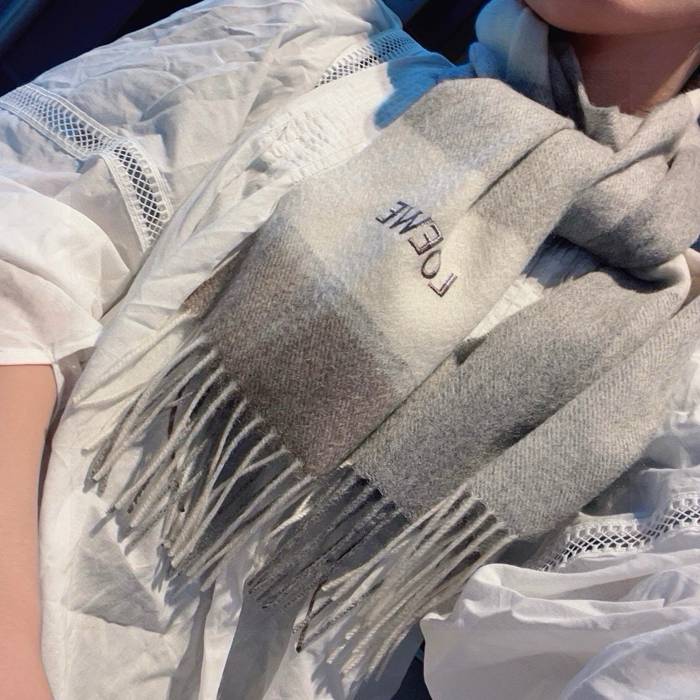 ロエベ 男女兼用スカーフ 30x180