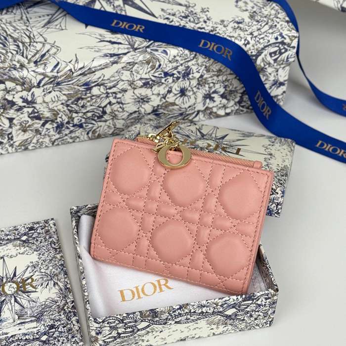 DIOR S6037UBHZ カロ?ダリア 長財布 藤編みラム革 サイズ:11.5x9cm