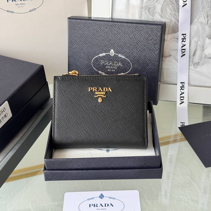 PRADA 1ML050 短財布 サフィアーノ十字紋 牛皮 サイズ:10x9cm