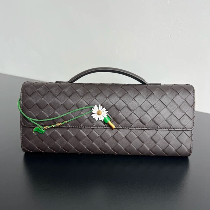 BOTTEGA VENETA BV 836810 アンディアーモ クラッチバッグ ヒナギク 31x13cm サイズ:31x13cm