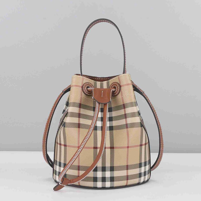 BURBERRY 4881 ブラウン 斜め掛けバッグ クラシックチェック 18x16x11cm サイズ:18x16x11cm