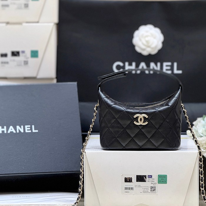 CHANEL カーフレザー 荔枝紋 ブラック×ゴールド 斜め掛けバッグ クラシック 21.5×19×7.5cm サイズ:21.5×19×7.5cm