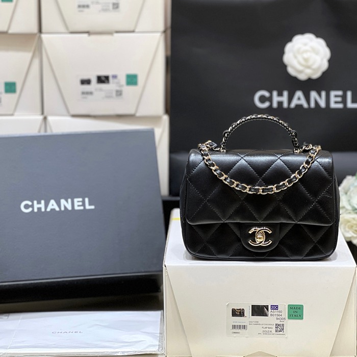 CHANEL ラムレザー ブラック×ゴールド クラシック 小 20×13×6cm サイズ:20×13×6cm