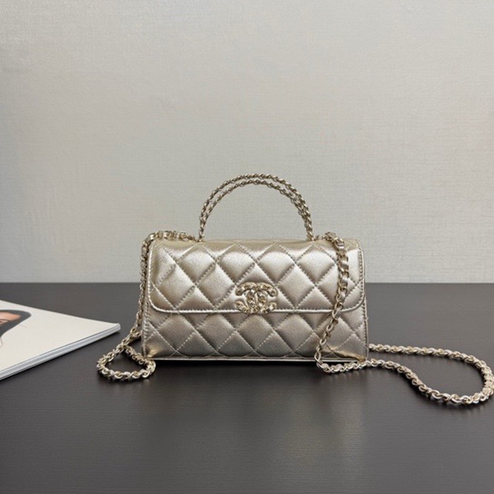 CHANEL カーフレザー 菱格紋 レッド×ゴールド ショルダーバッグ クラシック 春夏 18×10×4.5cm サイズ:18×10×4.5cm
