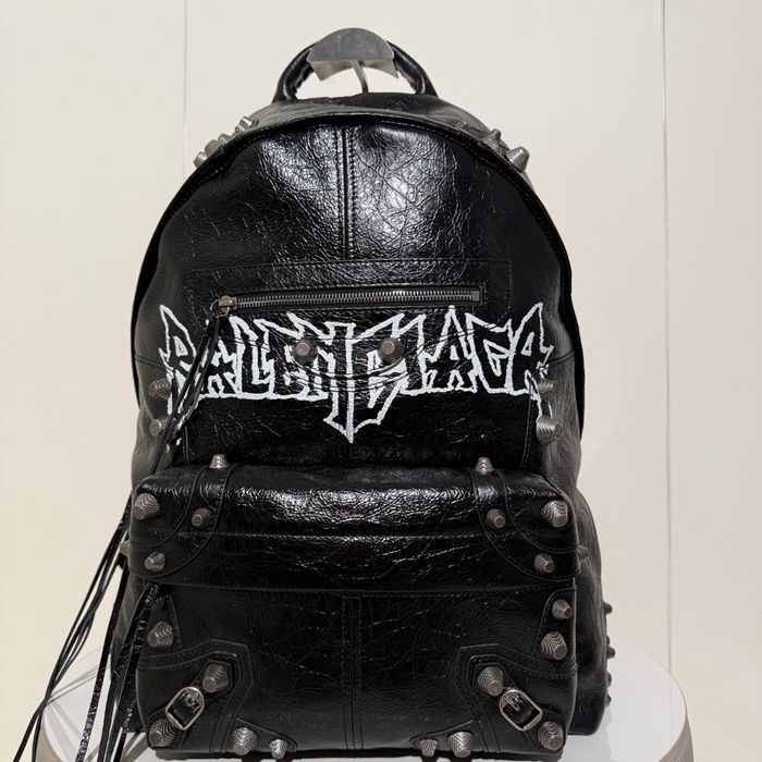Balenciaga ルカゴール グラフィティ スタッズ リュック オールレザー ブラック 188024 サイズ:46x35x18cm