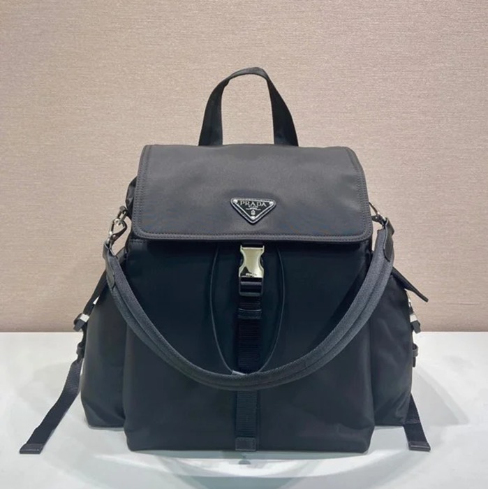 Prada クラシック ナイロン ショルダーストラップ ナイロン ブラック 2VZ118 サイズ:39x37x20cm