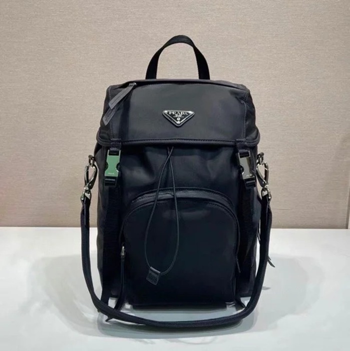 Prada 新作 リュック ナイロン ブラック 1BZ039 サイズ:34.5x25x15.5cm