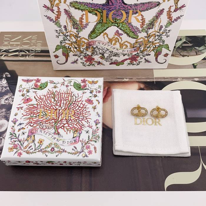 ディオール スタイル ピアス ビー