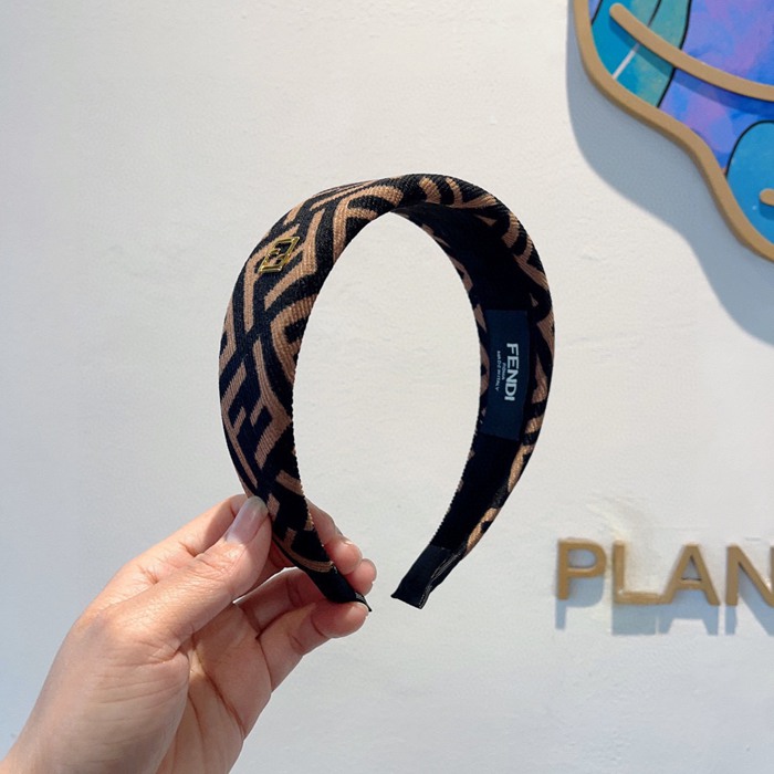 フェンディ スタイル ヘアバンド