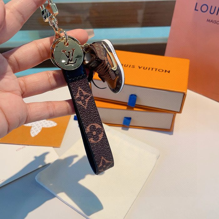 ルイ ヴィトン スタイル キーリング ダミエ モノグラム スニーカー