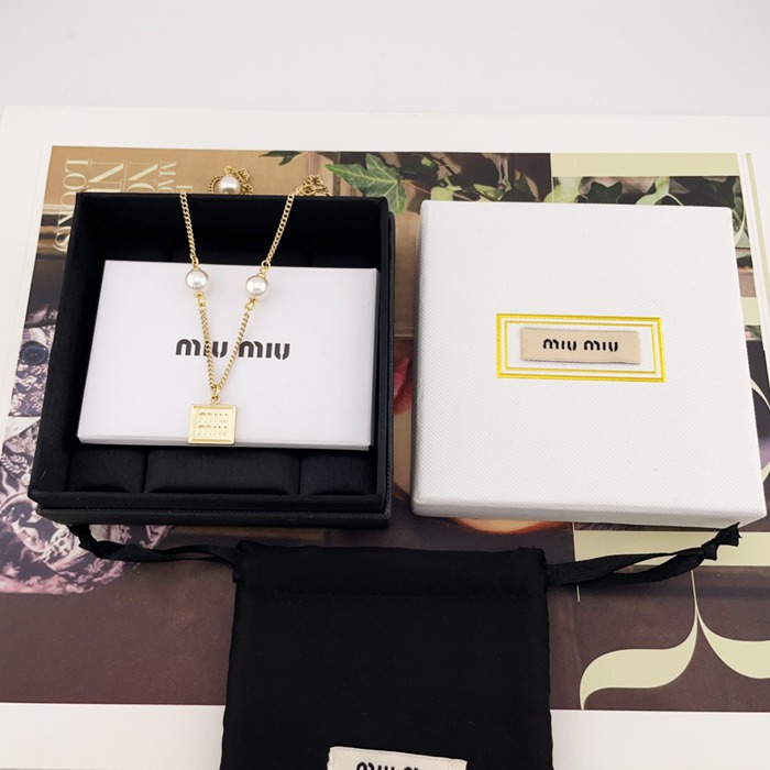 ネックレス M インゴット間隔ビーズネックレス — チャン ウォニョン愛用、ミニマルで上質感あふれる