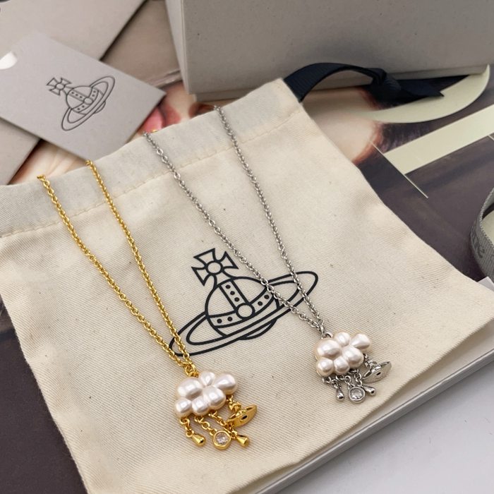 ネックレス Vivienne Westwood クラウドモチーフネックレス — サターンモチーフ、カスタムパール、上品で個性的