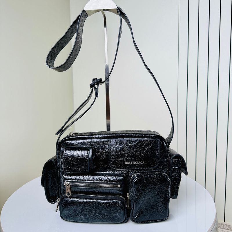 BALENCIAGA スーパーバス カメラバッグ ラムスキン ユニセックス 22×16×6cm