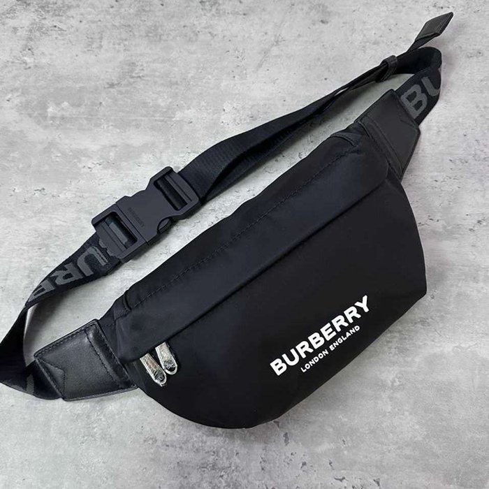 BURBERRY ウエストバッグ ECONYL ナイロン メンズ 31×16×7.5cm