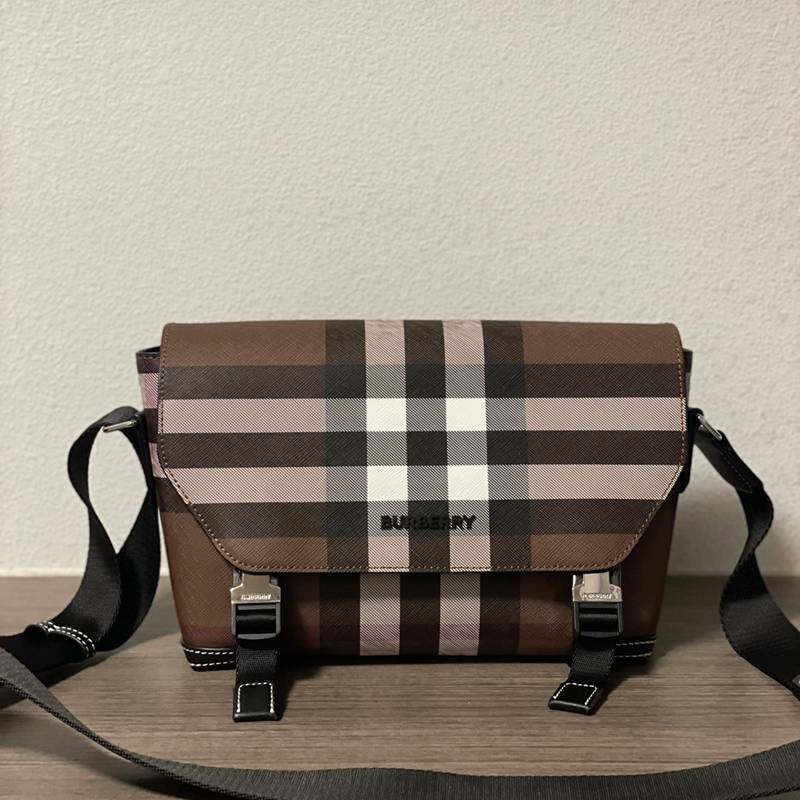 BURBERRY メッセンジャーバッグ ブラウンチェック メンズ 29×17.5×8.5cm