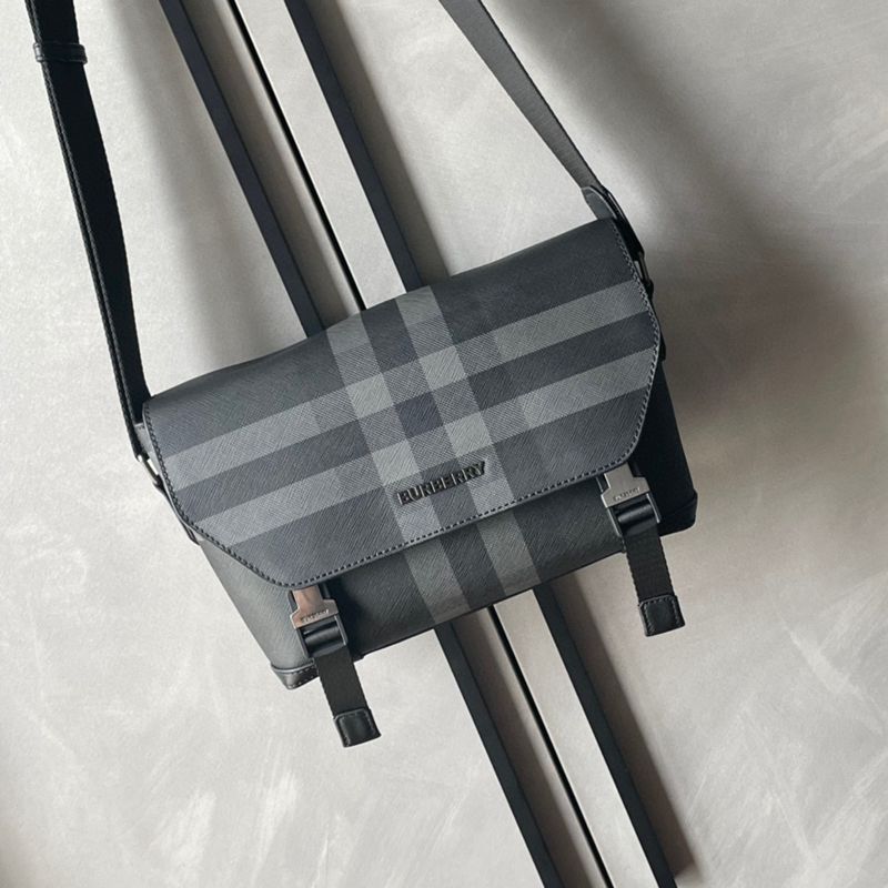 BURBERRY メッセンジャーバッグ チャコールチェック メンズ 29×17.5×8.5cm