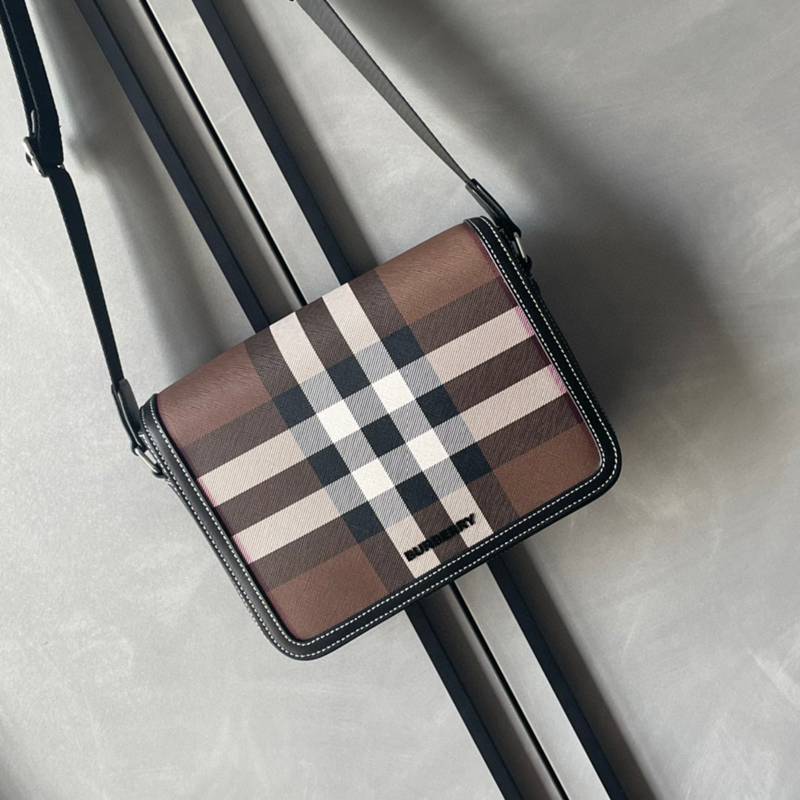 BURBERRY メッセンジャーバッグ チェック レザー メンズ 25.5×21.5×6.5cm