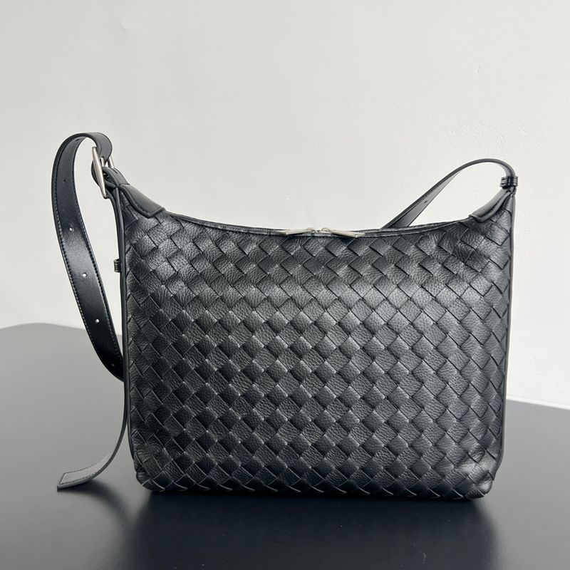 BOTTEGA VENETA トラベラー ディアスキン レザーホーボー ユニセックス 35×29.5×8.5cm