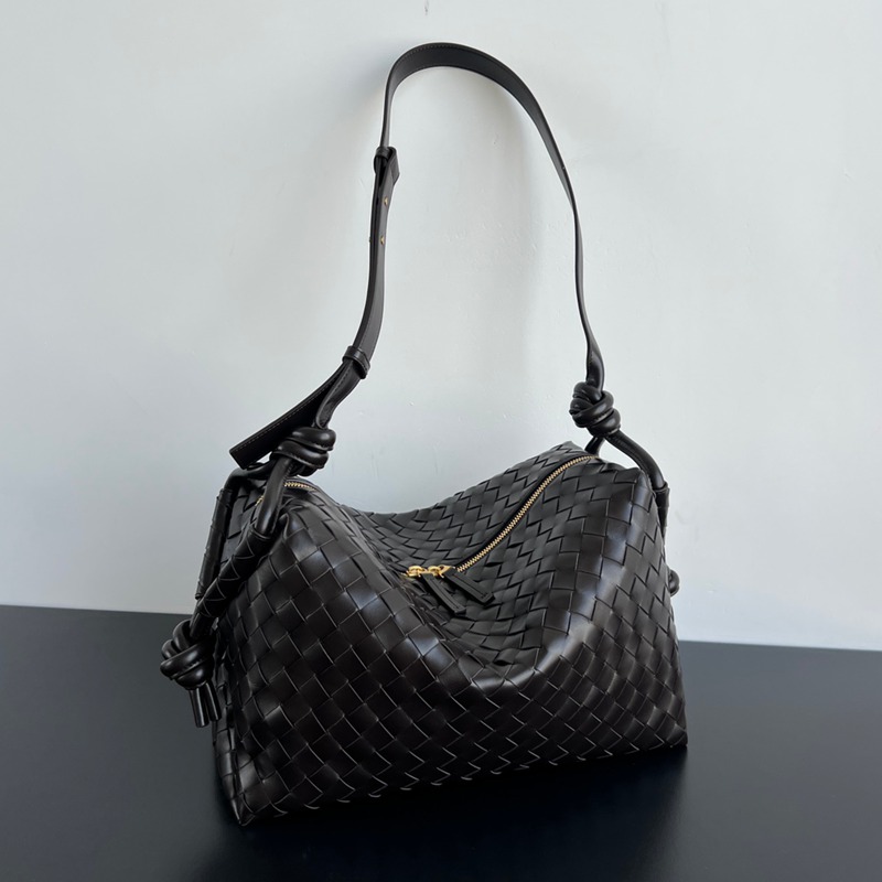 BOTTEGA VENETA ループ イントレチャート カメラバッグ ユニセックス 38×18.5×20cm
