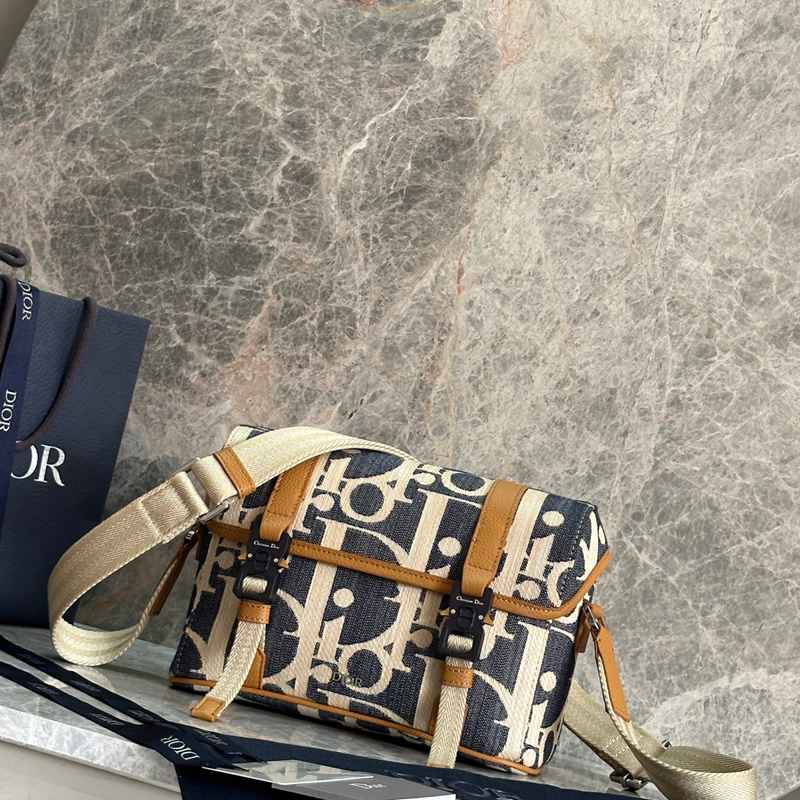 DIOR メッセンジャーバッグ ラフィア オブリーク メンズ 24×18×8cm